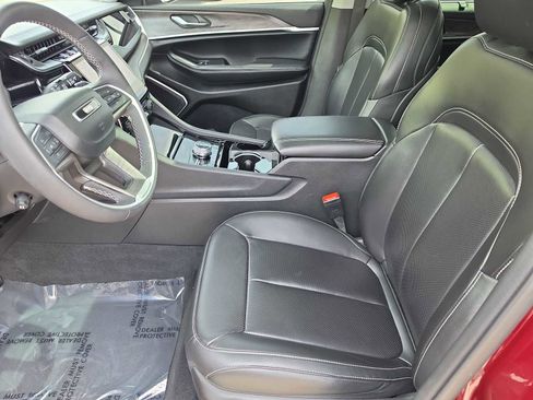 Used 2023 Jeep Grand Cherokee 4WD 4xe w/ Luxury Tech Group II image 15