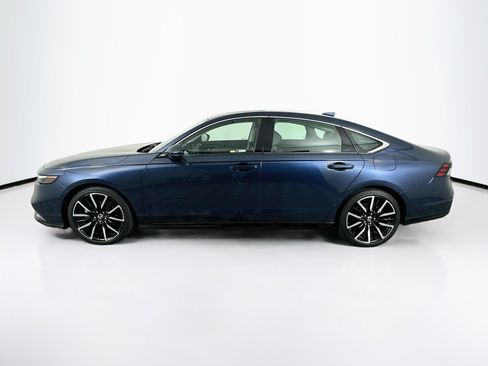 Used 2024 Honda Accord Touring image 4