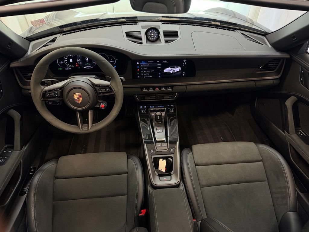 Certified 2025 Porsche 911 Targa 4 GTS AWD/4WD image 12