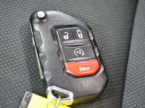 Used 2023 Jeep Wrangler Unlimited w/ Sun & Screen Package image 52