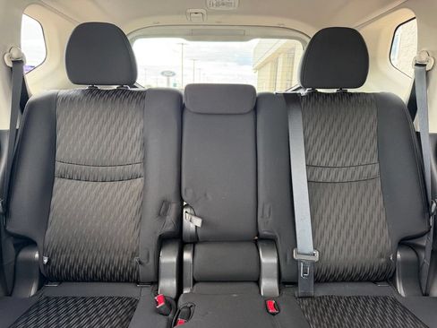 Used 2020 Nissan Rogue S FWD image 15