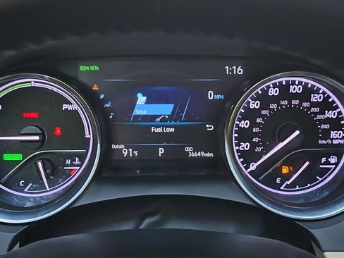 Used 2020 Toyota Camry XLE image 25