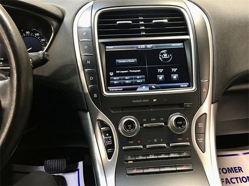 Used 2016 Lincoln MKX Premiere w/ Cargo Accessories Package image 4