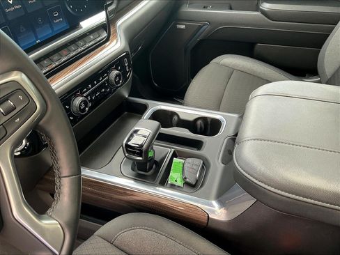 Used 2025 Chevrolet Silverado 1500 LT Trail Boss w/ Convenience Package II AWD/4WD image 19