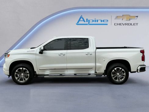 Used 2025 Chevrolet Silverado 1500 High Country w/ Technology Package AWD/4WD image 2