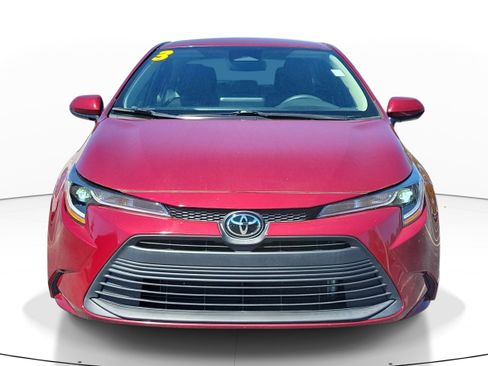 Used 2023 Toyota Corolla LE FWD image 2