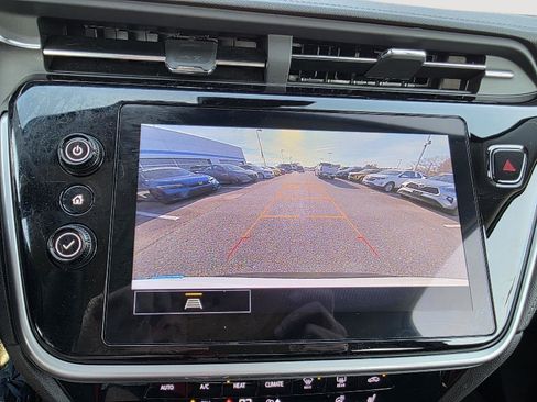 Used 2022 Chevrolet Bolt EUV LT w/ Comfort Package image 17