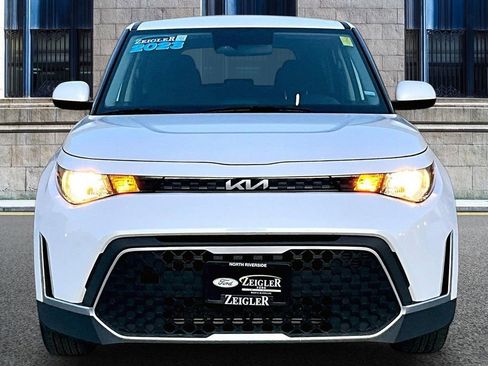 Used 2023 Kia Soul LX w/ LX Technology Package image 3