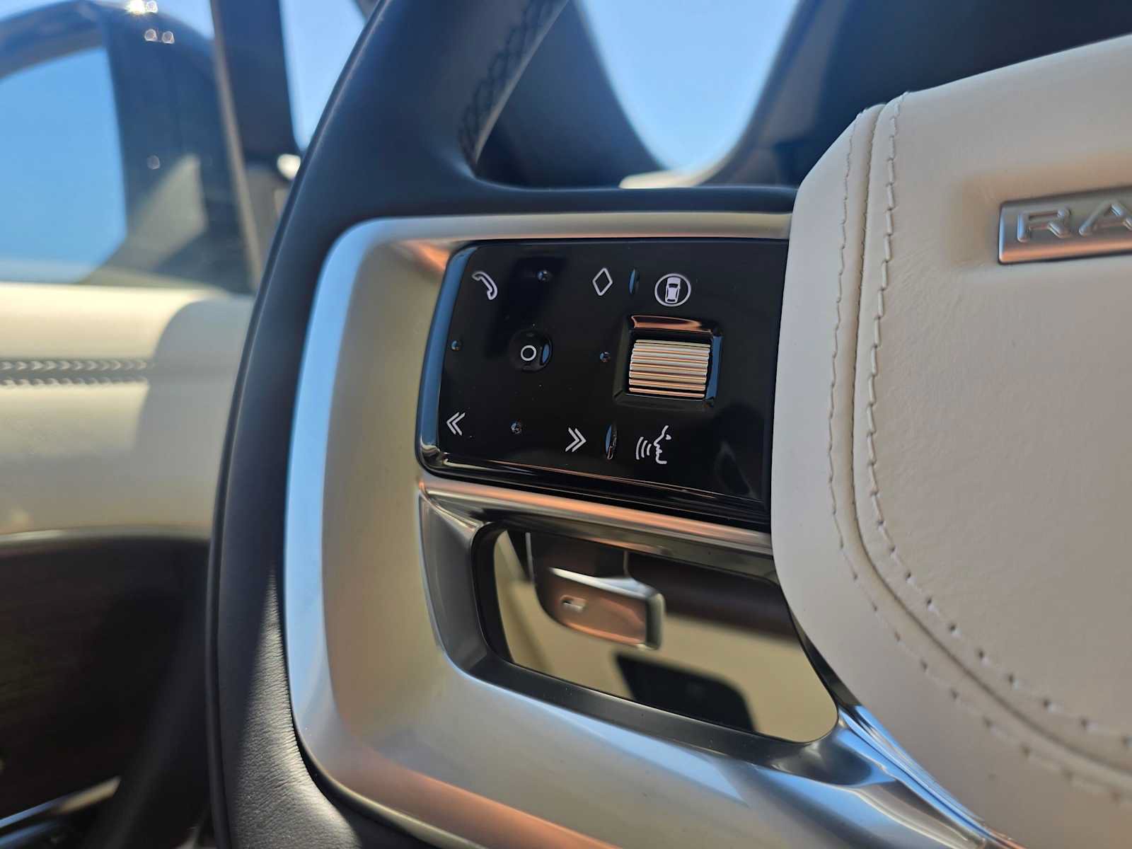New 2026 Land Rover Range Rover SE AWD/4WD image 33