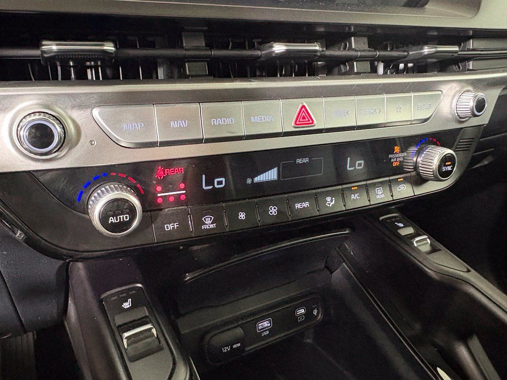 Used 2025 Kia Telluride S FWD image 34