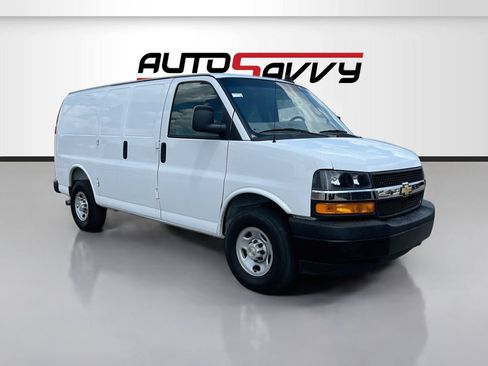 Used 2025 Chevrolet Express 2500 w/ Driver Convenience Package RWD image 1