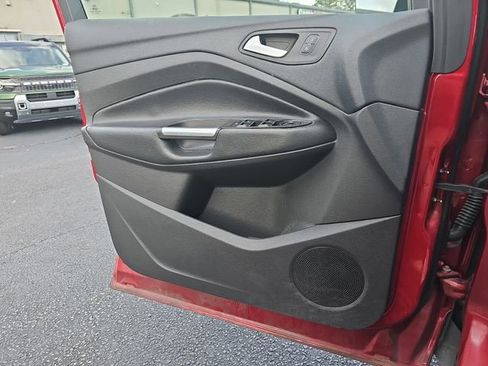 Used 2019 Ford Escape SE image 22