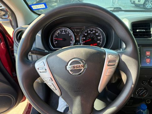Used 2019 Nissan Versa SV FWD image 3