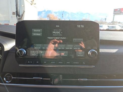 Used 2024 Mitsubishi Outlander 4WD Plug-In Hybrid image 10