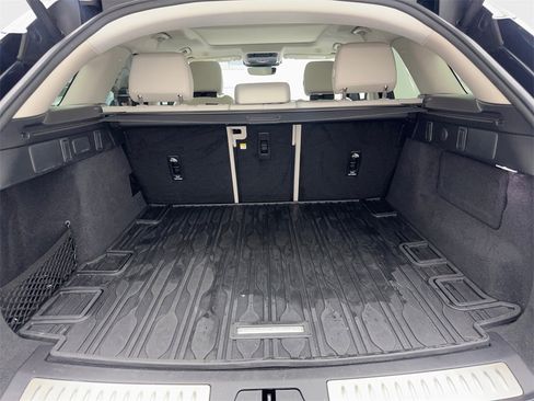 Used 2023 Land Rover Range Rover Velar S image 78