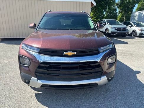 Used 2023 Chevrolet TrailBlazer LT w/ Convenience Package FWD image 2