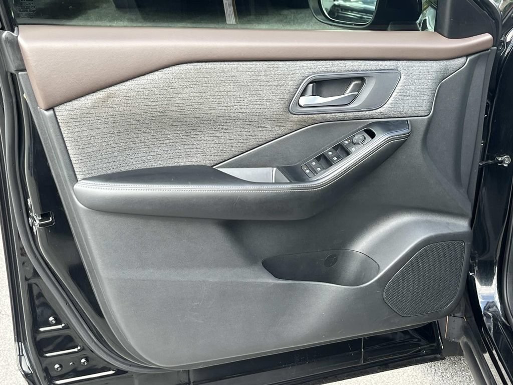 Used 2022 Nissan Rogue SV FWD image 24