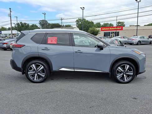 Certified 2023 Nissan Rogue SL image 9