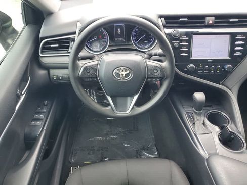 Used 2020 Toyota Camry LE image 14