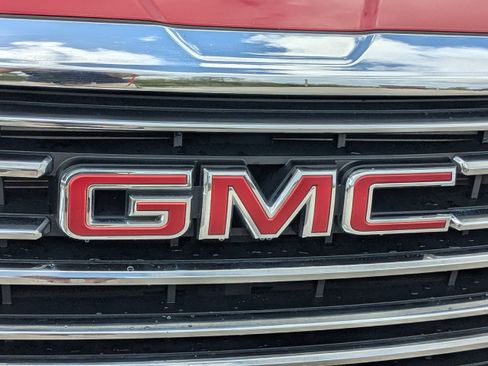 Used 2023 GMC Terrain SLT image 12