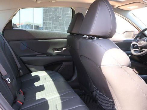 New 2026 Hyundai Elantra Limited image 17