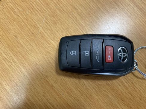 Used 2026 Toyota Camry SE AWD/4WD image 32