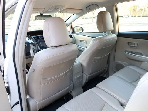 Used 2014 Toyota Prius V Two image 17