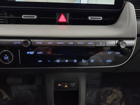 New 2026 Hyundai Ioniq 5 Limited image 8