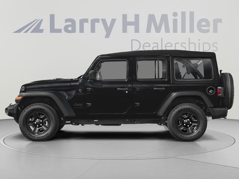 Used 2024 Jeep Wrangler Unlimited Rubicon 392 AWD/4WD image 3