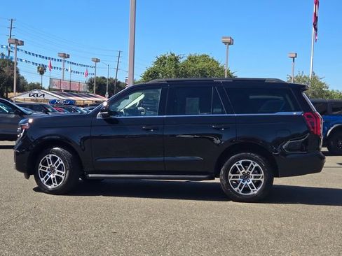 Certified 2025 Ford Expedition Active AWD/4WD image 7