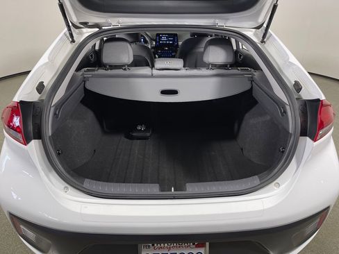 Certified 2022 Hyundai Ioniq Blue FWD image 10
