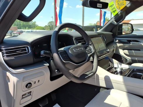 New 2026 Jeep Grand Wagoneer L 4WD image 15