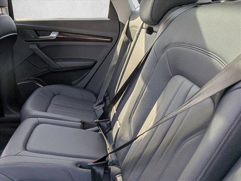Used 2020 Audi Q5 2.0T Premium w/ Convenience Package image 10