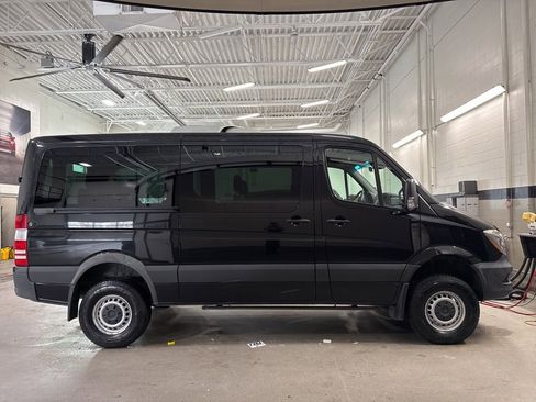 Used 2017 Mercedes-Benz Sprinter 2500 image 7