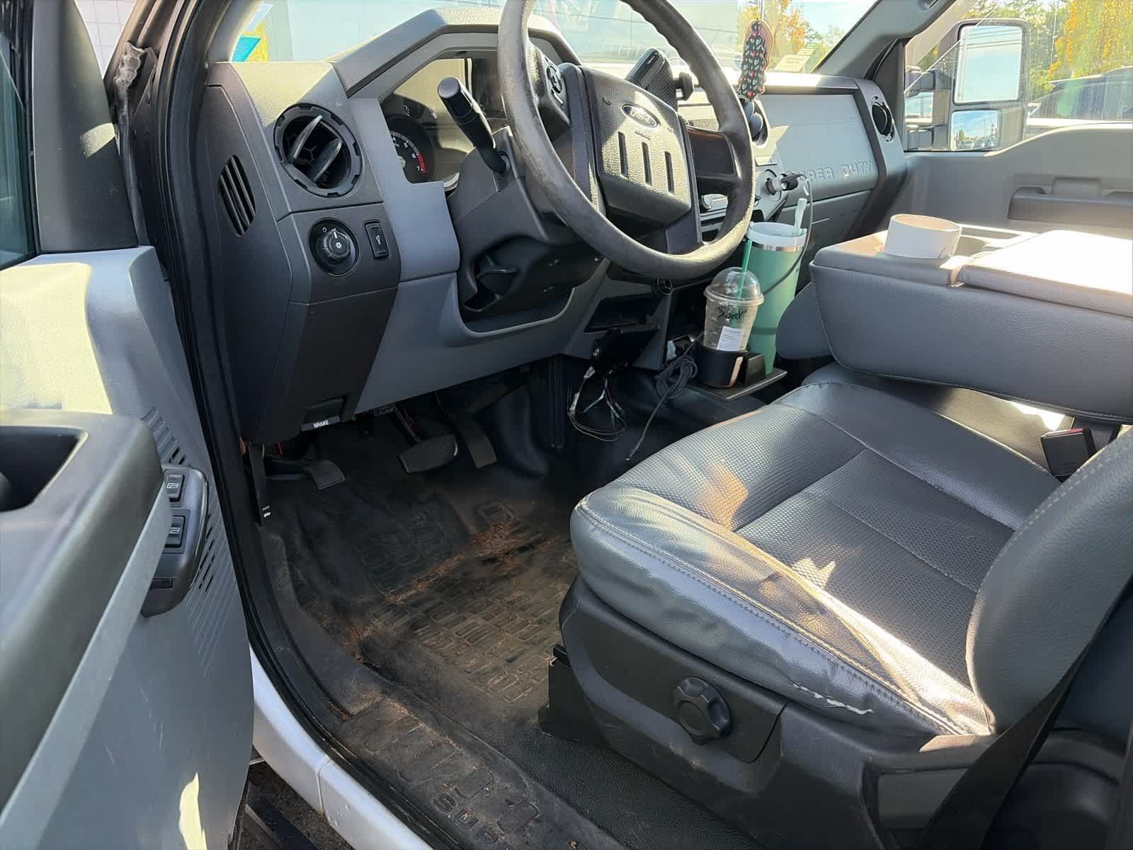 Used 2016 Ford F250 XL w/ XL Appearance Package AWD/4WD image 3