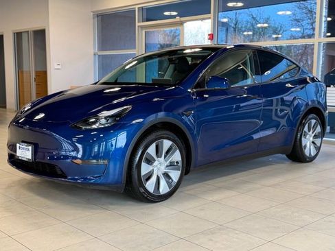 Used 2023 Tesla Model Y Long Range image 4