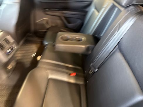 Used 2019 Volkswagen Atlas SE FWD image 17