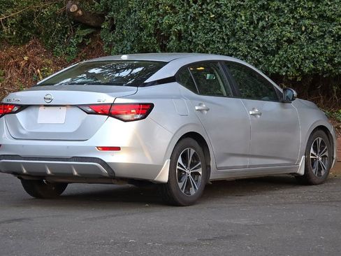 Used 2020 Nissan Sentra SV image 3