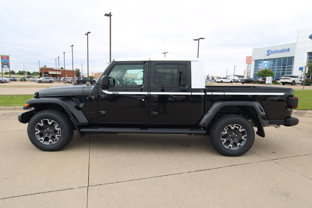 New 2026 Jeep Gladiator Sport AWD/4WD image 19