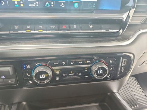 Used 2025 Chevrolet Silverado 2500 LTZ w/ LTZ Convenience Package image 31