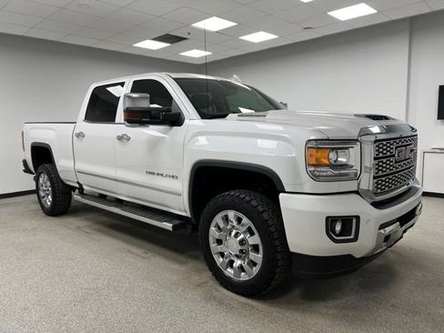 Used 2019 GMC Sierra 2500 Denali w/ Duramax Plus Package AWD/4WD image 66