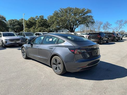 Used 2021 Tesla Model 3 Standard Range Plus image 4