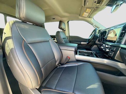 New 2026 Ford F250 Lariat w/ Black Appearance Package image 36