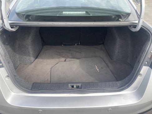 Used 2025 Nissan Versa SV image 31