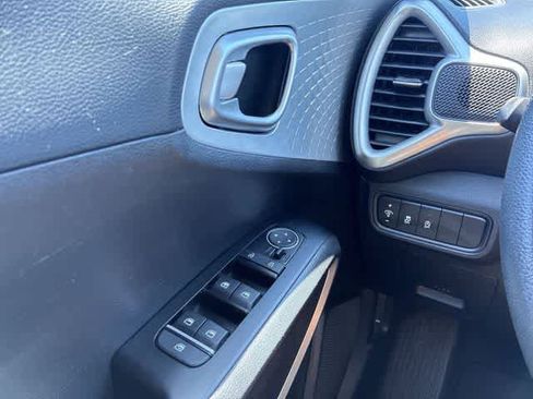 Used 2024 Kia Soul LX w/ Option Group 015 FWD image 38