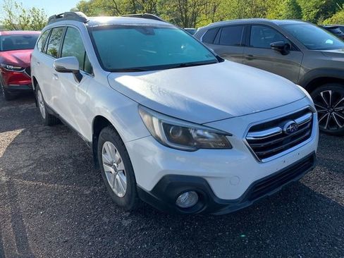 Used 2018 Subaru Outback 2.5i Premium AWD/4WD image 4