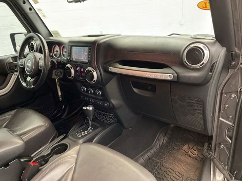 Used 2016 Jeep Wrangler Unlimited Rubicon w/ Max Tow Package AWD/4WD image 24