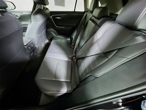 Certified 2025 Toyota RAV4 XLE Premium image 21