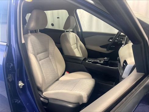 Used 2021 Nissan Rogue SV image 11