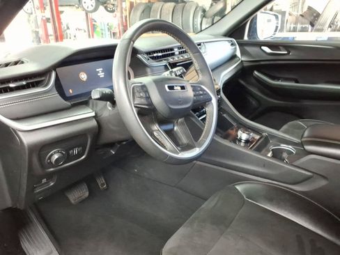 Used 2024 Jeep Grand Cherokee L Laredo AWD/4WD image 14